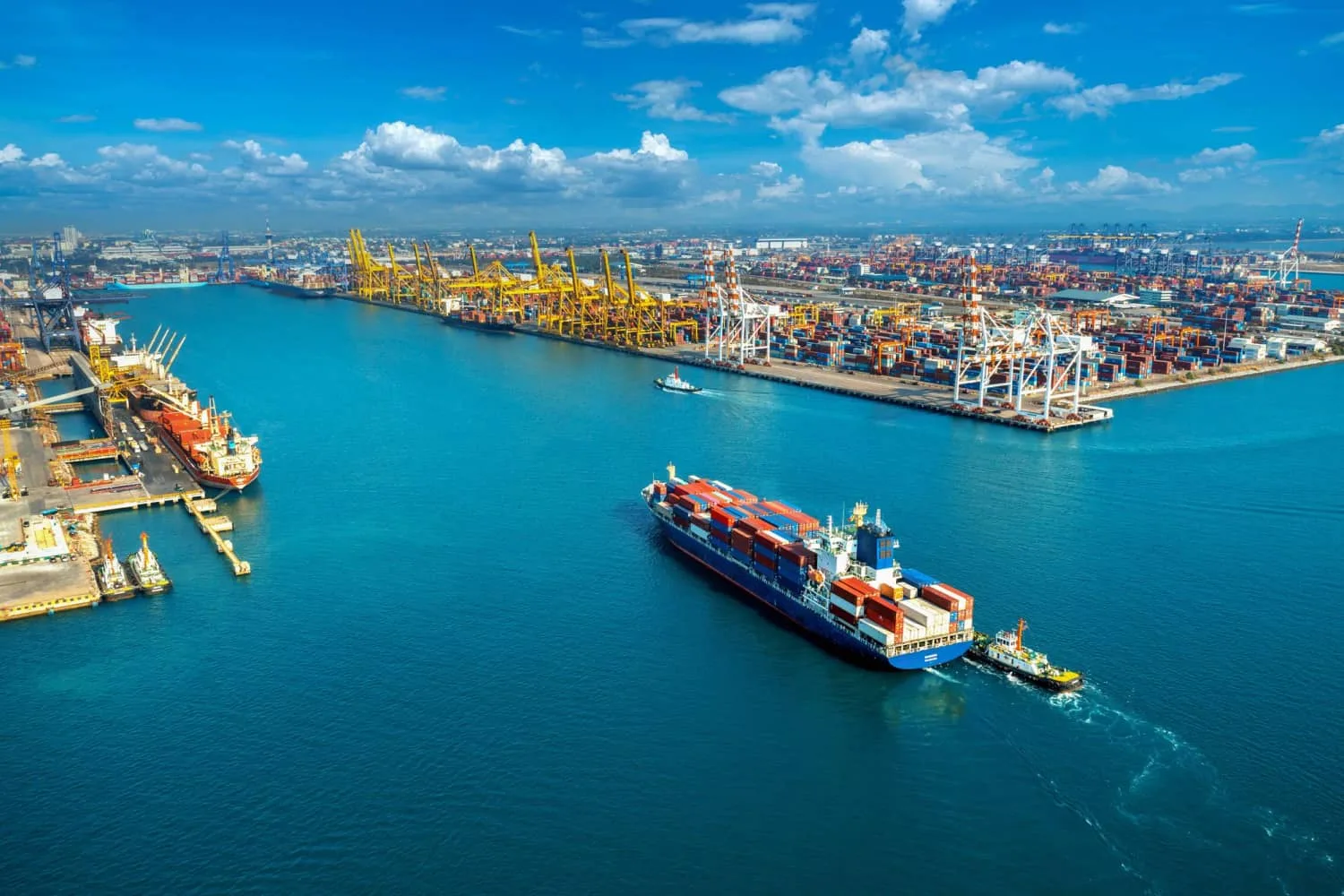 Strategic Location and Global Connectivity